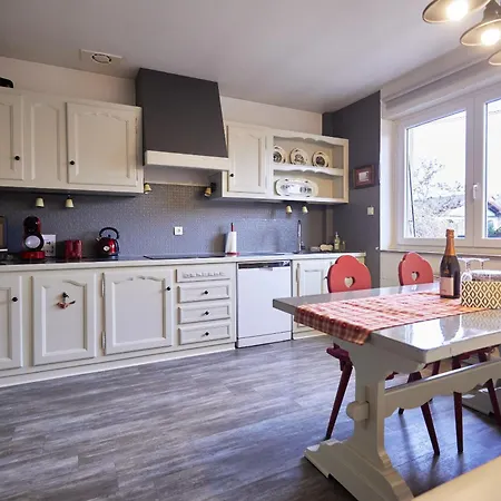 Dom wakacyjny Maison 140m2 Au Calme - Beau Jardin - A 15mn A Pied Du Centre-ville De *
