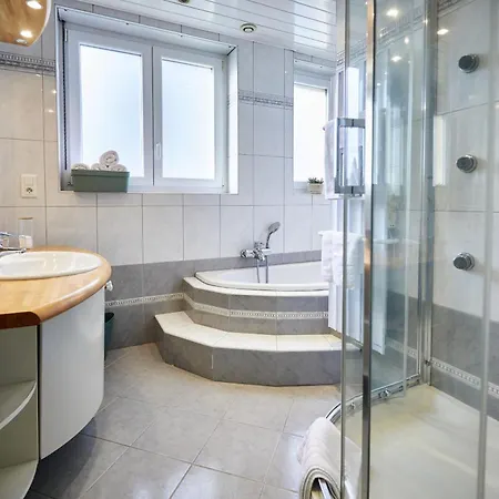 Maison 140m2 Au Calme - Beau Jardin - A 15mn A Pied Du Centre-ville De Кольмар