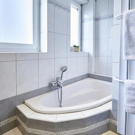 Maison 140m2 Au Calme - Beau Jardin - A 15mn A Pied Du Centre-ville De Colmar