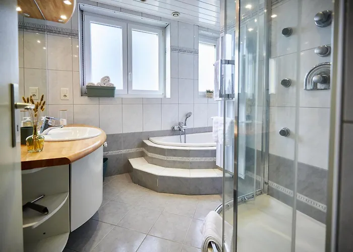 Maison 140m2 Au Calme - Beau Jardin - A 15mn A Pied Du Centre-ville De Colmar